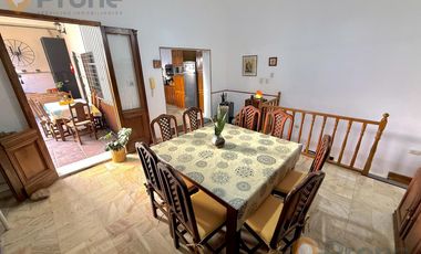 Casa al frente de 3 dormitorios