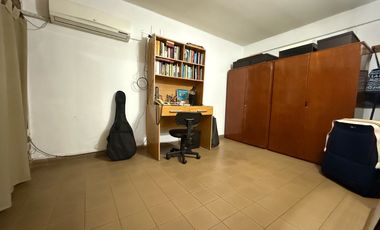 VENTA CASA 2 DORMITORIOS CON COCHERA EN FISHERTON