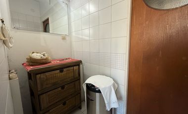 VENTA CASA 2 DORMITORIOS CON COCHERA EN FISHERTON