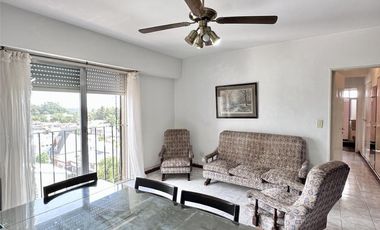 Departamento en Venta de 2 dormitorios y lavadero. Centro Zárate