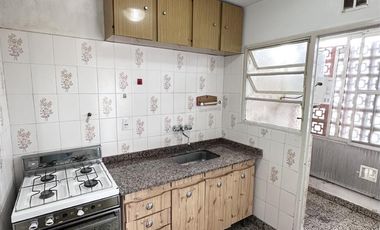 Departamento en Venta de 2 dormitorios y lavadero. Centro Zárate