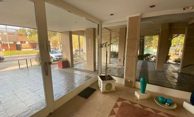 VENTA Departamento en edificio en Torre Altos de Muñiz , 4 ambientes, espacio guardacoches.