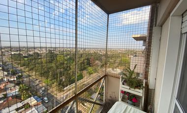 VENTA Departamento en edificio en Torre Altos de Muñiz , 4 ambientes, espacio guardacoches.