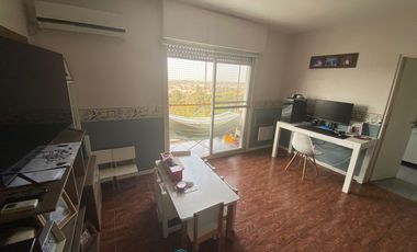 VENTA Departamento en edificio en Torre Altos de Muñiz , 4 ambientes, espacio guardacoches.