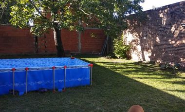 CASA DOS FAMILIAS EN DOS PLANTAS, 5 AMBIENTES, GARAJE PASANTE, 340 M2