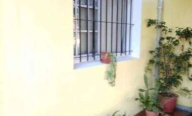 CASA DOS FAMILIAS EN DOS PLANTAS, 5 AMBIENTES, GARAJE PASANTE, 340 M2