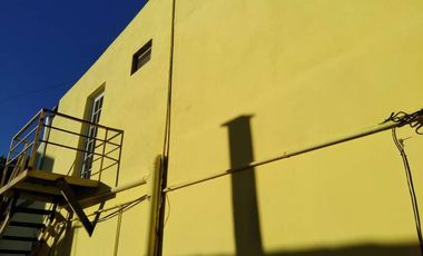 CASA DOS FAMILIAS EN DOS PLANTAS, 5 AMBIENTES, GARAJE PASANTE, 340 M2