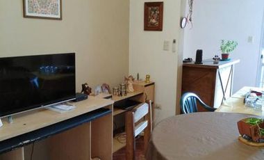 CASA DOS FAMILIAS EN DOS PLANTAS, 5 AMBIENTES, GARAJE PASANTE, 340 M2