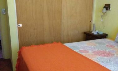 CASA DOS FAMILIAS EN DOS PLANTAS, 5 AMBIENTES, GARAJE PASANTE, 340 M2