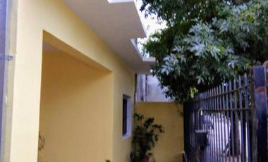 CASA DOS FAMILIAS EN DOS PLANTAS, 5 AMBIENTES, GARAJE PASANTE, 340 M2