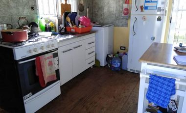 CASA DOS FAMILIAS EN DOS PLANTAS, 5 AMBIENTES, GARAJE PASANTE, 340 M2