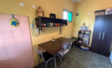 Propiedad a la venta ph y local comercial en Wilde