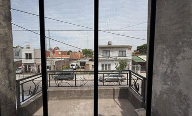 Propiedad a la venta ph y local comercial en Wilde