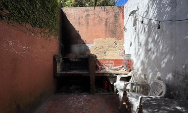 CASA A LA VENTA 3 DORMITORIOS PATIO VERDE Y PISCINA EN FISHERTON