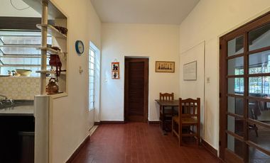 CASA A LA VENTA 3 DORMITORIOS PATIO VERDE Y PISCINA EN FISHERTON