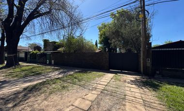 CASA A LA VENTA 3 DORMITORIOS PATIO VERDE Y PISCINA EN FISHERTON