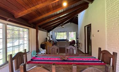 CASA A LA VENTA 3 DORMITORIOS PATIO VERDE Y PISCINA EN FISHERTON