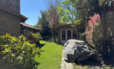 CASA A LA VENTA 3 DORMITORIOS PATIO VERDE Y PISCINA EN FISHERTON