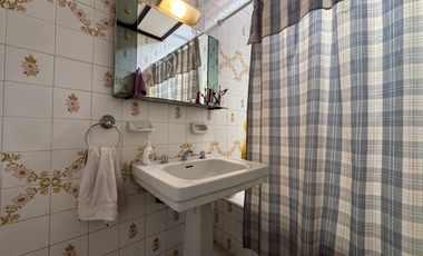 CASA A LA VENTA 3 DORMITORIOS PATIO VERDE Y PISCINA EN FISHERTON