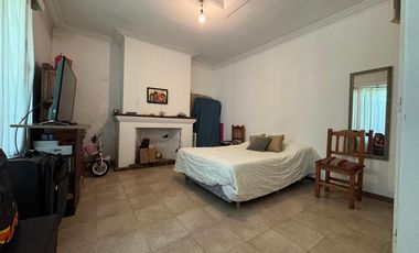 CASA A LA VENTA 3 DORMITORIOS PATIO VERDE Y PISCINA EN FISHERTON