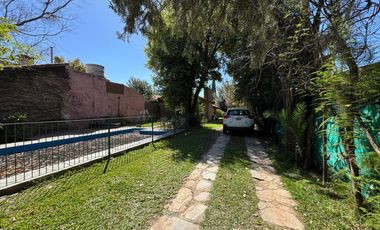 CASA A LA VENTA 3 DORMITORIOS PATIO VERDE Y PISCINA EN FISHERTON