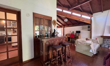 CASA A LA VENTA 3 DORMITORIOS PATIO VERDE Y PISCINA EN FISHERTON