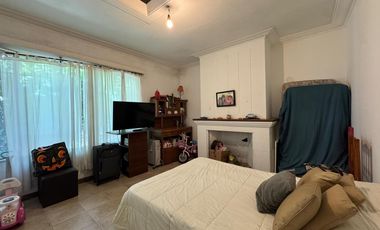 CASA A LA VENTA 3 DORMITORIOS PATIO VERDE Y PISCINA EN FISHERTON