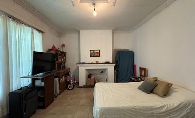 CASA A LA VENTA 3 DORMITORIOS PATIO VERDE Y PISCINA EN FISHERTON