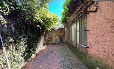 CASA A LA VENTA 3 DORMITORIOS PATIO VERDE Y PISCINA EN FISHERTON