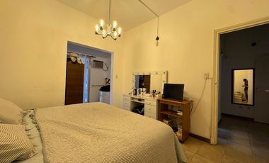 CASA A LA VENTA 3 DORMITORIOS PATIO VERDE Y PISCINA EN FISHERTON