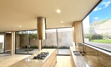 Casa en Venta lomas de juriquilla con sótano