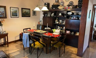 Gran casa de 4 dormitorios y fondo! A 2 cuadras de Jumbo