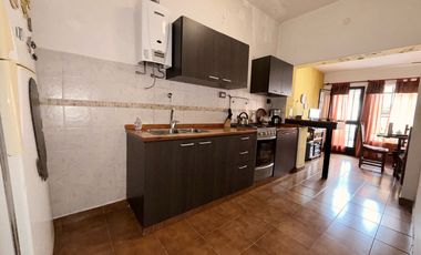 VENTA - Casas en Venta, PB y PA, Pasillo Unico (NO PH), Republica de la Sexta, Rosario