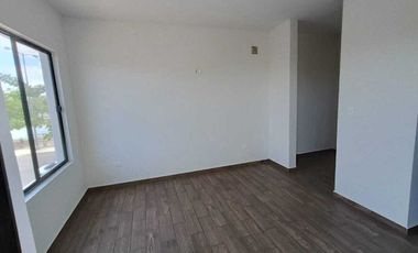 CASA VENTA MERIDA EN ESQUINA CON ROOF GARDEN Y JACUZZI