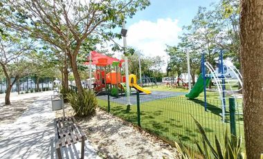 CASA VENTA MERIDA EN ESQUINA CON ROOF GARDEN Y JACUZZI