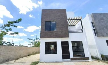 CASA VENTA MERIDA EN ESQUINA CON ROOF GARDEN Y JACUZZI