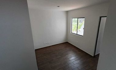 CASA VENTA MERIDA EN ESQUINA CON ROOF GARDEN Y JACUZZI