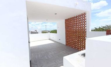 CASA VENTA MERIDA EN ESQUINA CON ROOF GARDEN Y JACUZZI