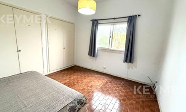 VENTA DEPARTAMENTO 3 AMBIENTES LA LUCILA CON 2 PATIOS LATERALES