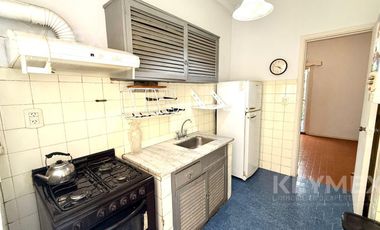 VENTA DEPARTAMENTO 3 AMBIENTES LA LUCILA CON 2 PATIOS LATERALES