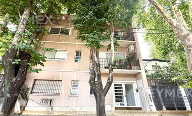 VENTA DEPARTAMENTO 3 AMBIENTES LA LUCILA CON 2 PATIOS LATERALES