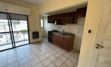 Departamento Dos Ambientes en venta con balcon al frente - Wilde