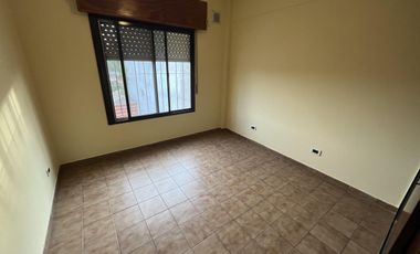 Departamento Dos Ambientes en venta con balcon al frente - Wilde