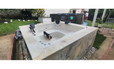 Casa urbana de 437 M2 en 720 mill en #lamesa Cund con zona verde