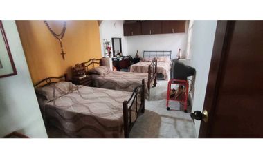 Casa urbana de 437 M2 en 720 mill en #lamesa Cund con zona verde