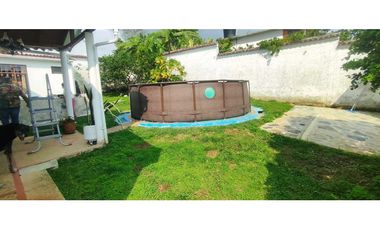 Casa urbana de 437 M2 en 720 mill en #lamesa Cund con zona verde