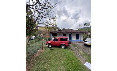 Vendo extraordinaria casa Lote en Sabaneta sector la Doctora