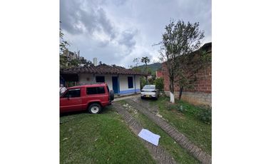 Vendo extraordinaria casa Lote en Sabaneta sector la Doctora