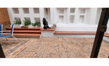 VENDO CASA LOMA ESCOBERO ENVIGADO 2 ALCOBAS 5 BAÑOS BIBLIOTECA TERRAZA