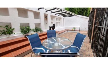 VENDO CASA LOMA ESCOBERO ENVIGADO 2 ALCOBAS 5 BAÑOS BIBLIOTECA TERRAZA